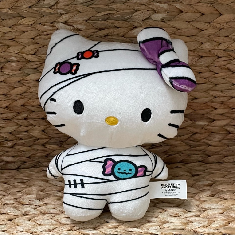 Hello Kitty Halloween Mummy Plush NWOT 7”